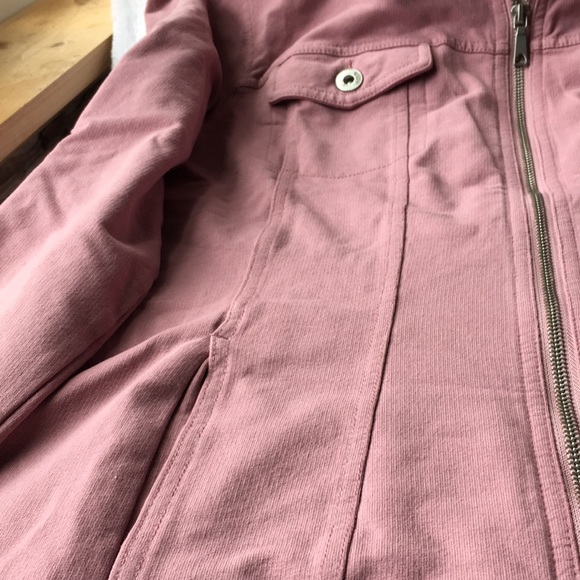 Denim & Company woman’s pink zip up jacket size Medium - Picture 3 of 7